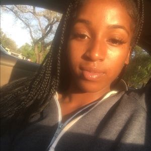 Meet your Posher, Nicole